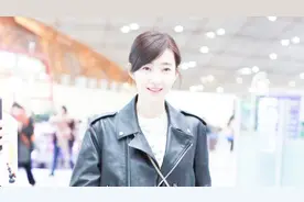 王丽坤深夜现身机场 披大衣造型酷感难掩恋情甜蜜视频封面