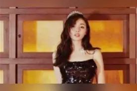 张天爱葫芦臀火了！穿吊带裙躺在床上，旁边的男演员的反应太真实视频封面