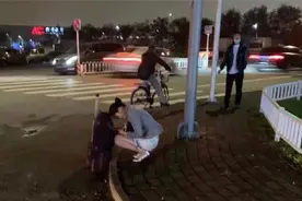 海航空姐深夜冻得瑟瑟发抖，8名高管被集体“罚站”体验北京寒风视频封面