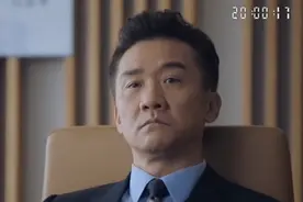 《突围》火热播出，生动再现国企风云变幻，看到靳东闫妮的身影视频封面