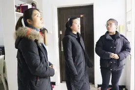 农村妯娌俩进城，看看表妹60万买的房子，140平的面积就是宽敞视频封面