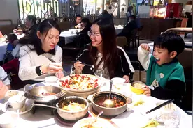 和四川闺蜜一起遛娃，点7道菜边吃边聊，一天过得真是快！视频封面