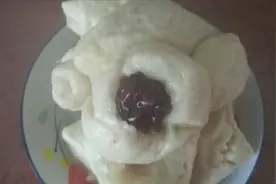 不出门，在家自己做的馒头形状怪异，却又很松软好吃视频封面