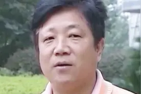 母蛇在小区下水道孵化，不断有小蛇爬出，居民们受到惊吓将其打死视频封面