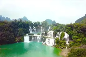 河南小夫妻穷游中国，航拍德天跨国瀑布，和想象中不一样！