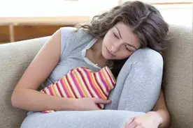 太可怕了，卫生巾竟然也会生虫子，你知道吗？视频封面