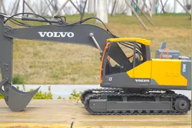 挖掘机玩具开箱试玩，双鹰遥控三合一挖土机，儿童益智工程车模型视频封面