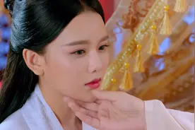 楚乔传：小宫女深夜为皇上斟酒，却被皇帝一眼看中，成为后宫一员视频封面