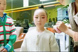 民族舞妆容教程分享，配上特有的演出服，优雅有气质视频封面