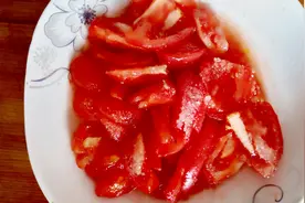 糖拌西红柿，做法简单，孩子超爱吃……