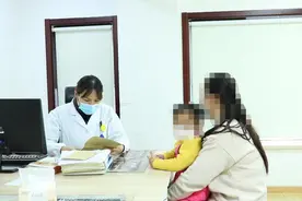 小女孩肛周长小肉揪，半年变严重了，到医院查出是尖锐湿疣视频封面