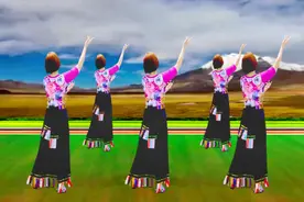 经典热门流行广场舞《逛新城》背面演绎一样精彩无限