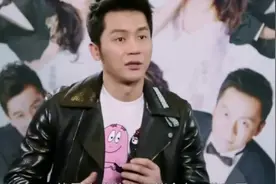 范冰冰与李晨高调复合婚礼日期定于下月！首谈与李晨分手。视频封面