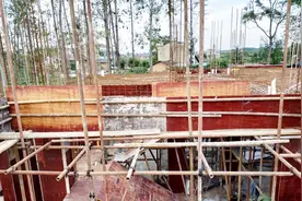 农村自建房模板如此施工，保你家房子屹立不倒，包工头都点头称赞