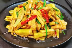 一把春笋 一勺鲍鱼汁 几根香葱 这才是春天最美味的菜肴视频封面