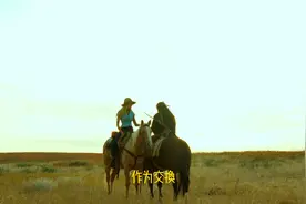 你敢信，艾尔莎在暴风中邂逅了她的爱情……视频封面