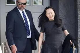 一觉醒来，孟晚舟微笑火爆全球！在回国路上发千字感言，令人泪目视频封面