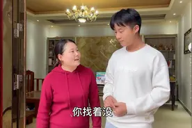 亲戚给20岁姐姐介绍相亲，姐姐还一脸不情愿，两人谁也不让谁真逗视频封面