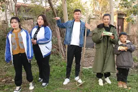 流浪姐弟6：二舅拿工具回来，看到坏孩子在欺负姐弟俩，他会咋做视频封面