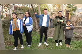 流浪姐弟6：二舅拿工具回来，看到坏孩子在欺负姐弟俩，他会咋做视频封面