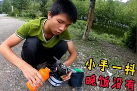 小伙再次挑战：从轿车里抽油的难题！注射器抽油能否成功视频封面