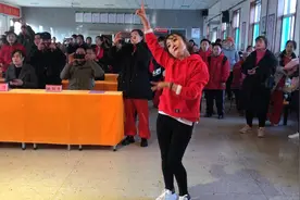 山西有一位美女：指挥一群特殊的孩子 “姥姥”获一等奖视频封面