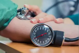 高血压病人突然血压低怎么回事？医生提醒：务必查明原因！视频封面