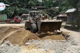赞！中国维和工兵分队高标准完成道路修复任务视频封面