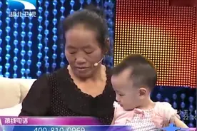 爱心人士齐聚节目现场，给截肢女孩送来温暖，全场感动泪流满面！