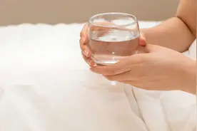 【居家1号饭】糖尿病患者多喝水竟有这么多好处，你知道吗？视频封面