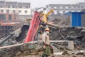 [安全警示] 深基坑坍塌，惊魂一幕视频封面