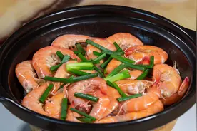 家常菜无水焖虾和白灼虾一样原汁原味，家常海鲜做起来就这么简单