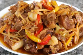 广西酸笋仔姜鸭的做法，酸辣开胃超下饭，汤汁拌饭也能多吃两碗