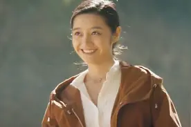 一首好听的情歌《曾经最美》，听完你会想起谁？视频封面