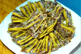 东北名菜“猪头焖子”，用石头把油脂全部压出，肥而不腻越嚼越香视频封面