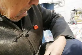 农村有70年党龄的老党员，每月能领多少钱补贴？晚年生活好吗？视频封面