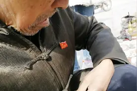 农村有70年党龄的老党员，每月能领多少钱补贴？晚年生活好吗？视频封面