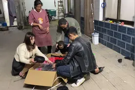 农村小伙人生中第一次买宝马车，毫不犹豫送给小情人，幸福感爆棚视频封面