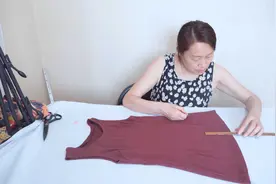 裙子太短穿不出去！裙摆横着剪1刀，换个样式漂亮又合身视频封面