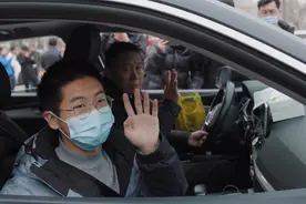 孙海洋接子回家背后：担心孙卓在买家那边尴尬，也怕日久生变视频封面