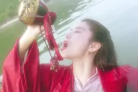 一首经典老歌《沧海一声笑》，满满的潇洒豪迈之气，一开唱就醉了视频封面