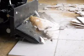 这装修神器刮板机，铲除地板瓷砖毫不费力，再不用人工费劲去撬了