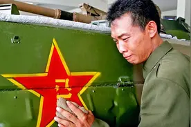 《士兵突击》张译：龙套十年终得机会，天安门广场的哭戏真情流露视频封面
