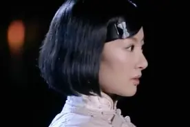 东陵大盗：苏英一个人在江边，这可吓坏孙殿英了，他赶紧跑过来视频封面