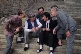 周星驰只带一张纸抢劫银行，钱没抢到，抢了个胖妞回来视频封面