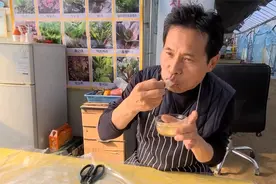 让我国人民甘拜下风，韩国人吃年糕到底有多疯狂？看完你别被吓到视频封面