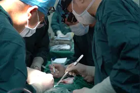 生命接力| 跨国爱心接力  续写生命传奇视频封面