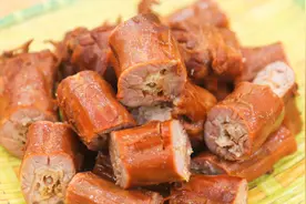 厨师长教你在家做香辣鸭脖，烹饪技巧详细，香辣可口，劲道入味