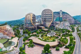 江苏省唯一的国家级新区，从荒芜的丘陵到各种地标建筑拔地而起视频封面