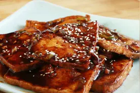 这样做出的蒜香豆腐，蒜香诱人家人都爱吃视频封面